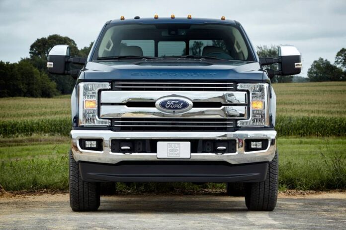 2020_ford_f-250-super-duty_crew-cab-pickup_lariat_f_oem_1_815