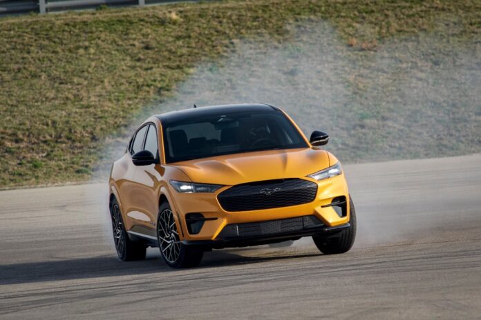 2021-Mustang-Mach-E-GT-04