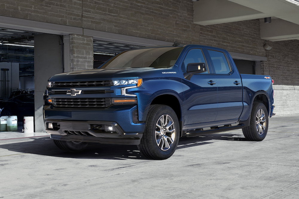 The all-new 2019 Silverado RST (new trim for 2019) brings a street-performance appearance to the LT, with body-color trim, full LED lighting (foglamps, headlamps and taillamps) and up to 22-inch wheels with all-season tires.