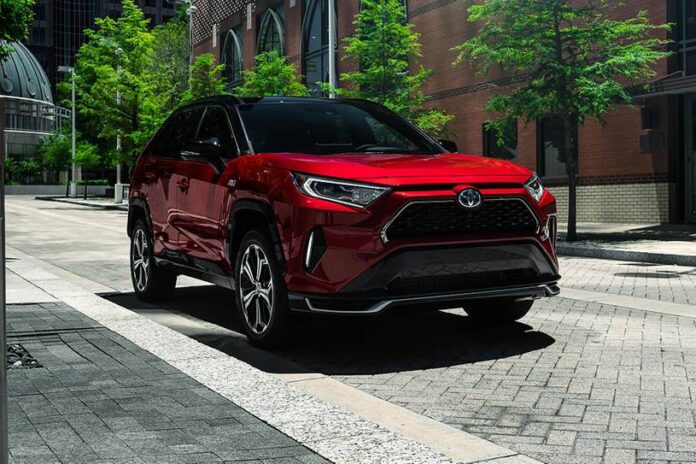 2021_toyota_rav4-prime_4dr-suv_xse_fq_oem_4_815x543
