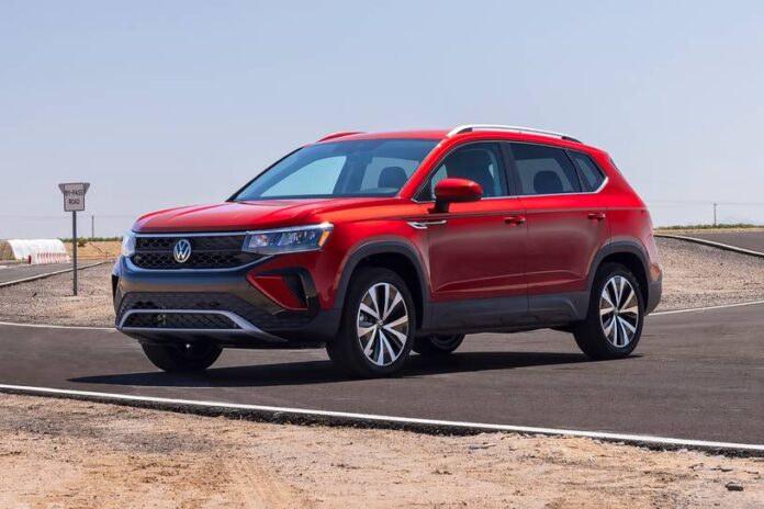 2022_volkswagen_taos_4dr-suv_se_fq_oem_2_815x543