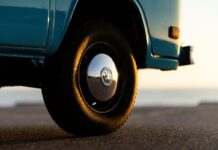 Volkswagen presentará en el auto show de Los Ángeles la furgoneta T2 restaurada que sobrevivió a los incendios forestales de California