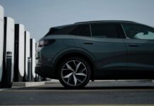Volkswagen anuncia el acceso a la red de Supercargadores de Tesla y la disponibilidad del adaptador de CC NACS